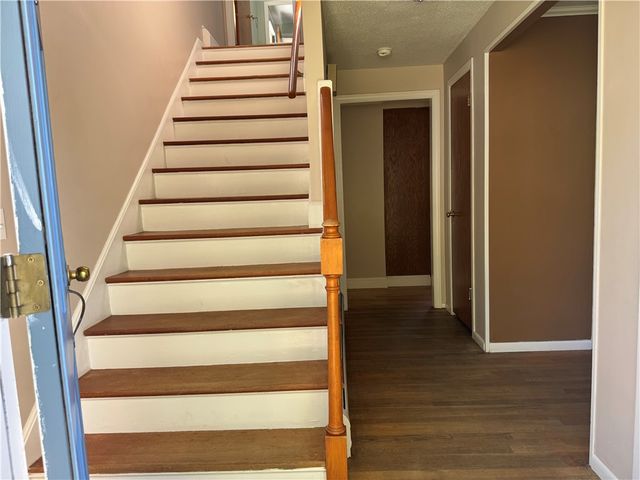 27 Monmouth Drive, East Providence, RI 02515