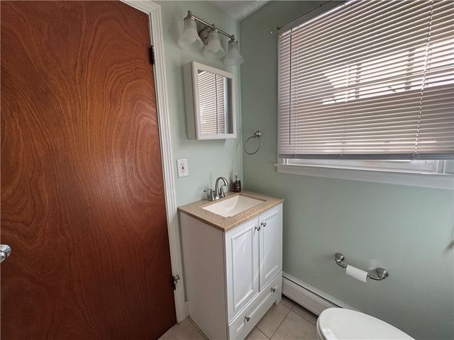 27 Monmouth Drive, East Providence, RI 02515
