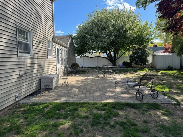 27 Monmouth Drive, East Providence, RI 02515