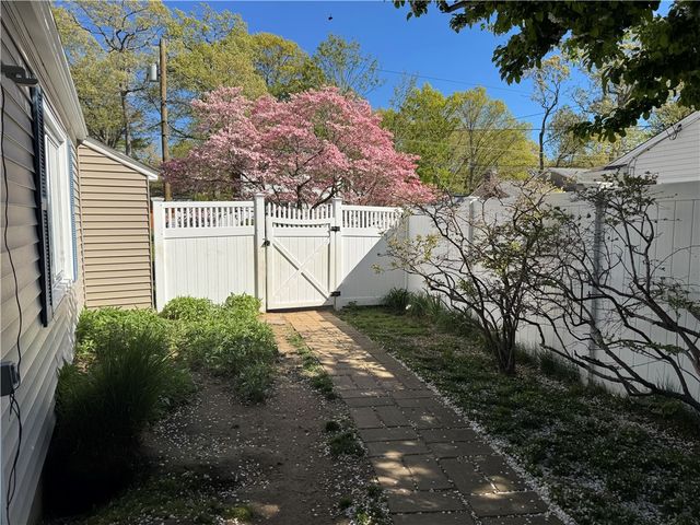 27 Monmouth Drive, East Providence, RI 02515