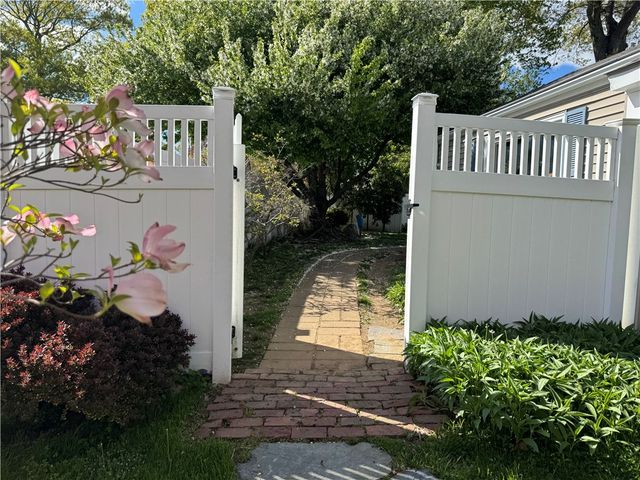 27 Monmouth Drive, East Providence, RI 02515