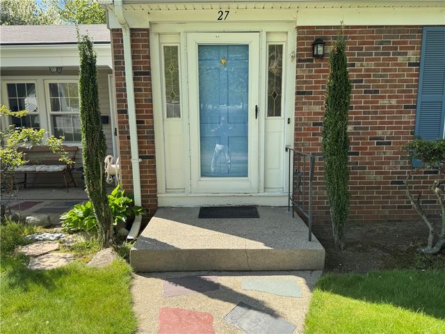 27 Monmouth Drive, East Providence, RI 02515