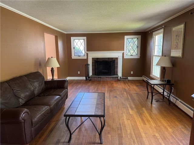 27 Monmouth Drive, East Providence, RI 02515