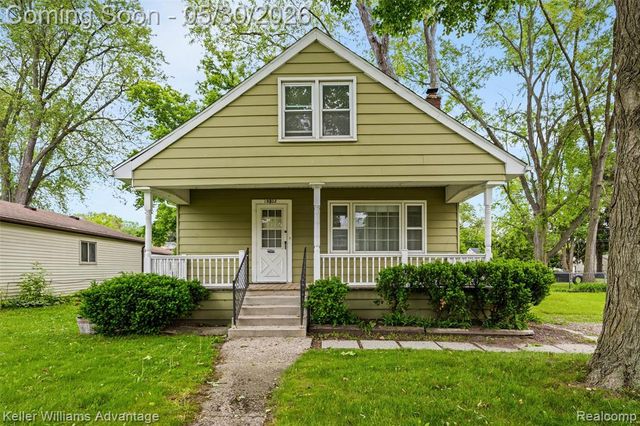19302 Negaunee, Redford, MI 48240