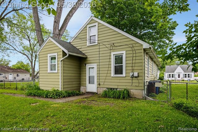 19302 Negaunee, Redford, MI 48240
