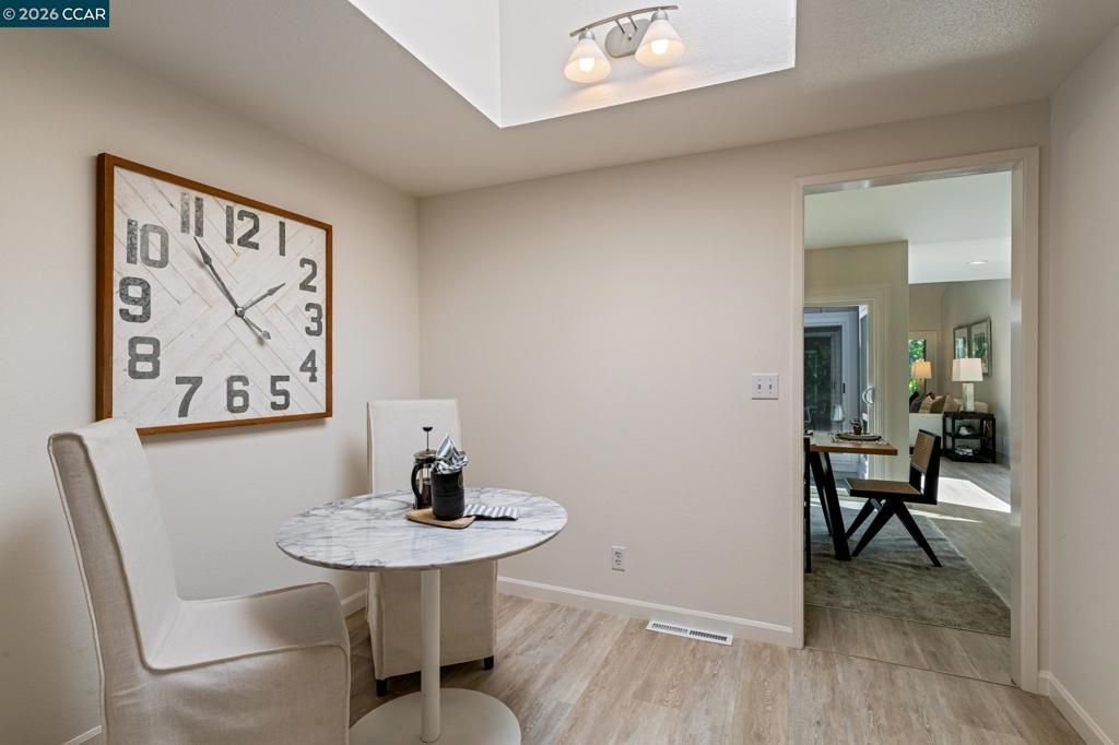 Image 17 of property listing at 2137 Presidio Ct, Danville, CA 94526