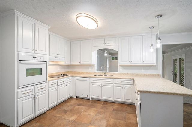 90 Country Roads Drive, Stockbridge, GA 30281