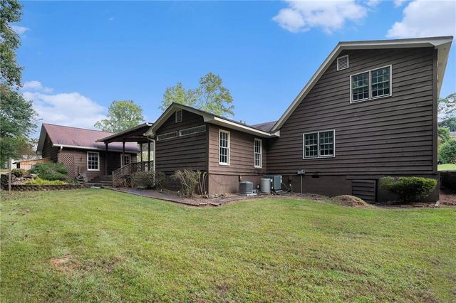 90 Country Roads Drive, Stockbridge, GA 30281
