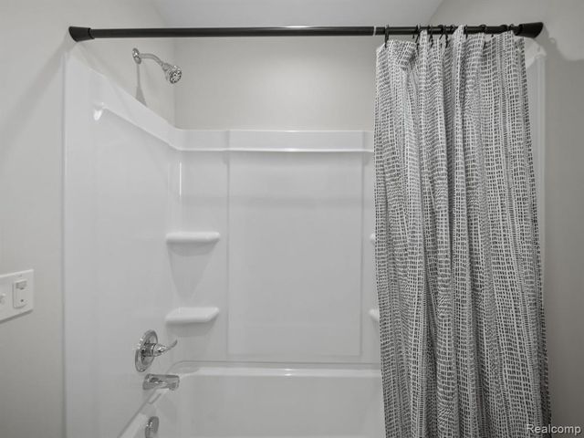 14247 Webster Drive, Fenton, MI 48451