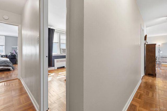 60 Knolls Crescent 10L, Bronx, NY 10463