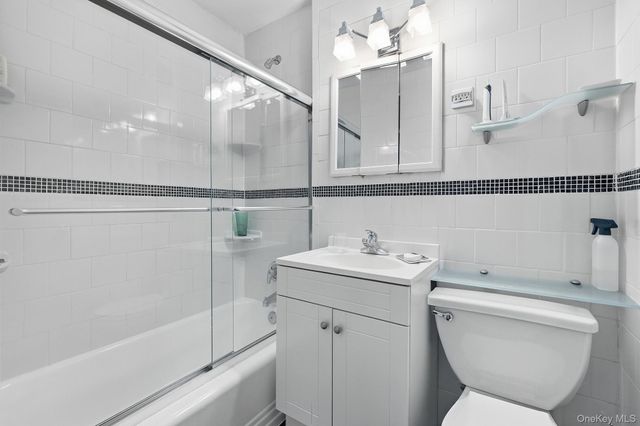 60 Knolls Crescent 10L, Bronx, NY 10463