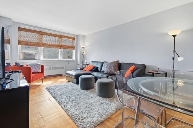 60 Knolls Crescent 10L, Bronx, NY 10463