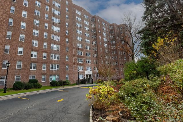 60 Knolls Crescent 10L, Bronx, NY 10463