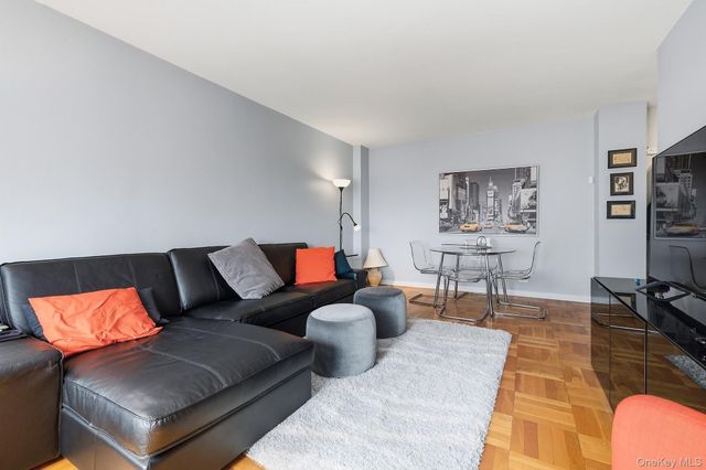60 Knolls Crescent 10L, Bronx, NY 10463