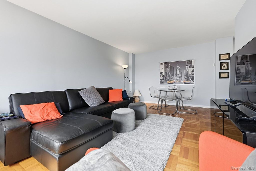 60 Knolls Crescent 10L, Bronx, NY 10463 — photo 4