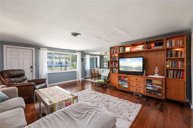 540 GROVE AVENUE NW, Port Charlotte, FL 33952