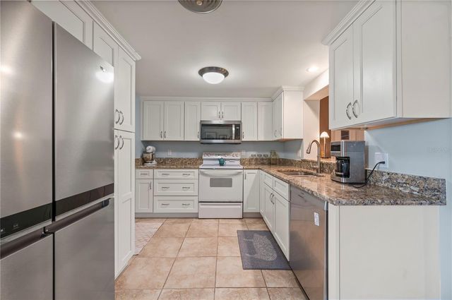 540 GROVE AVENUE NW, Port Charlotte, FL 33952