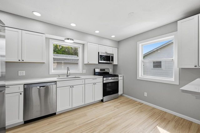 6901 Middle ROAD, Racine, WI 53402