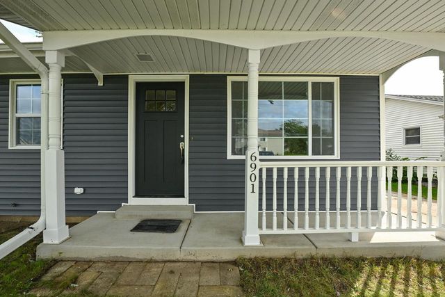 6901 Middle ROAD, Racine, WI 53402