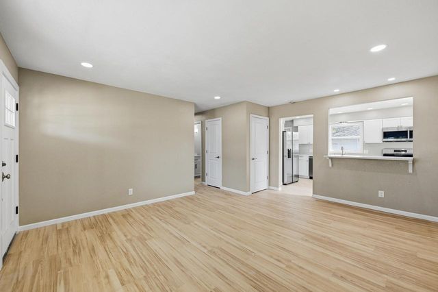 6901 Middle ROAD, Racine, WI 53402