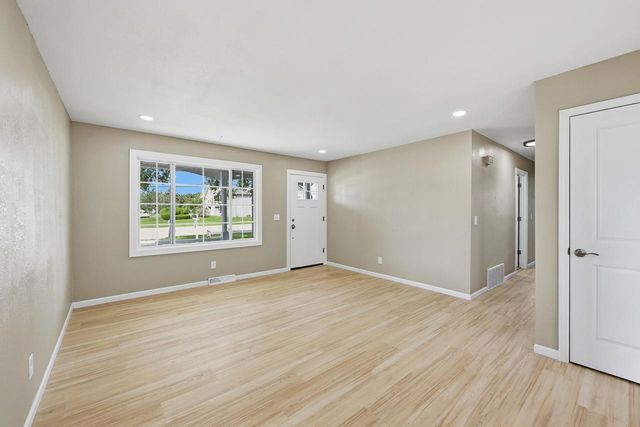 6901 Middle ROAD, Racine, WI 53402