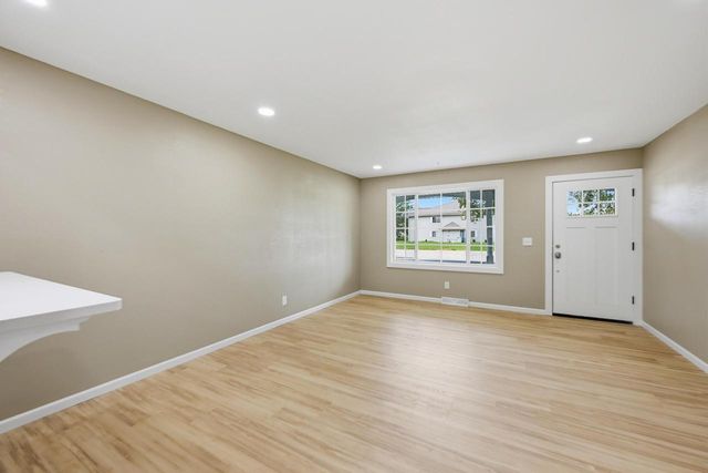 6901 Middle ROAD, Racine, WI 53402