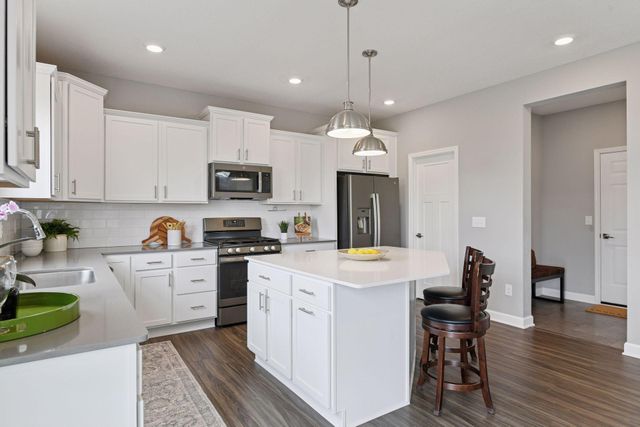 5548 Catkin Way, Victoria, MN 55386