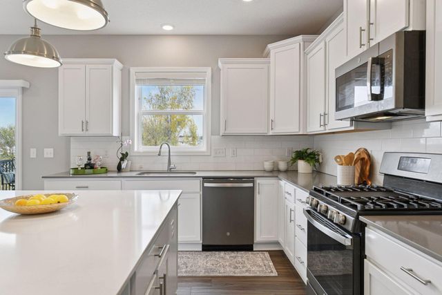 5548 Catkin Way, Victoria, MN 55386