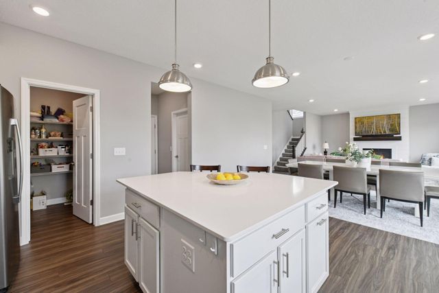 5548 Catkin Way, Victoria, MN 55386