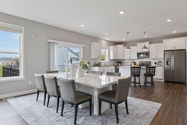 5548 Catkin Way, Victoria, MN 55386