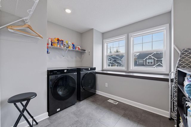 5548 Catkin Way, Victoria, MN 55386