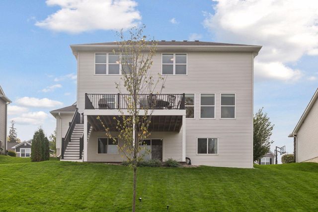 5548 Catkin Way, Victoria, MN 55386