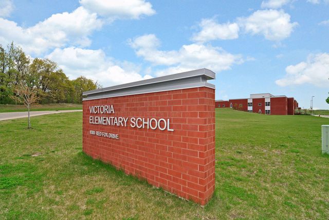 5548 Catkin Way, Victoria, MN 55386