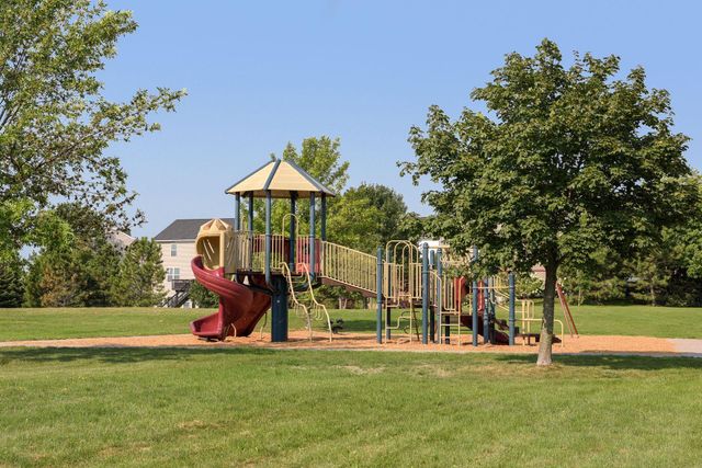 5548 Catkin Way, Victoria, MN 55386