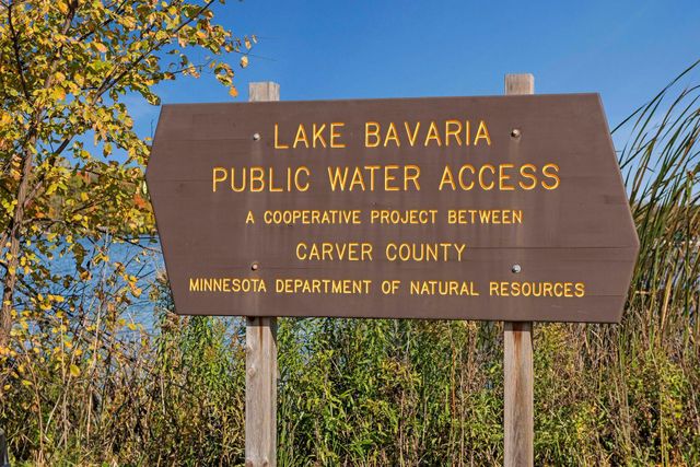 5548 Catkin Way, Victoria, MN 55386