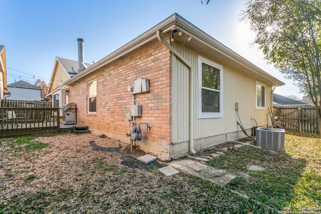 15207 EAGLE RUN, San Antonio, TX 78233