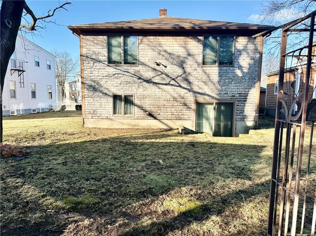 139 Suffolk Avenue, Pawtucket, RI 0261