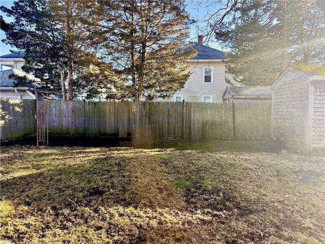 139 Suffolk Avenue, Pawtucket, RI 0261