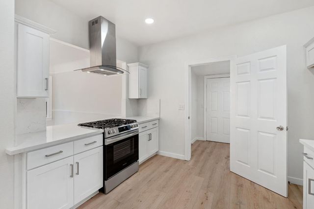 1231 D St, Sacramento, CA 95814