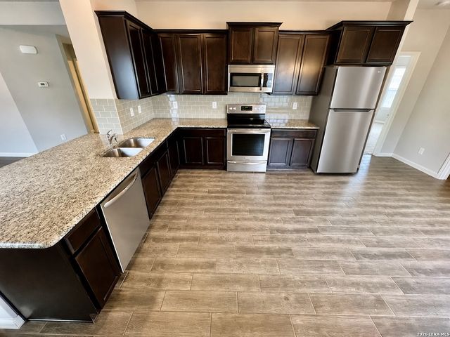 2277 Olive Hill Dr, New Braunfels, TX 78130