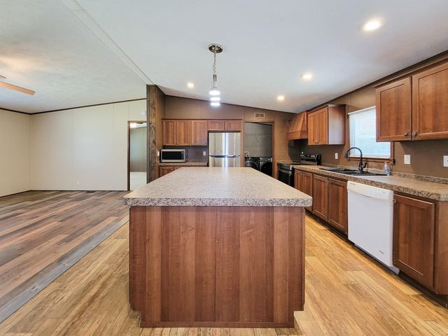 10754 Lake Shore Drive, Conroe, TX 77303