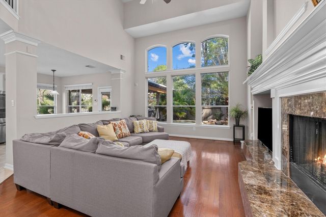 15 Barlow Court, The Woodlands, TX 77382