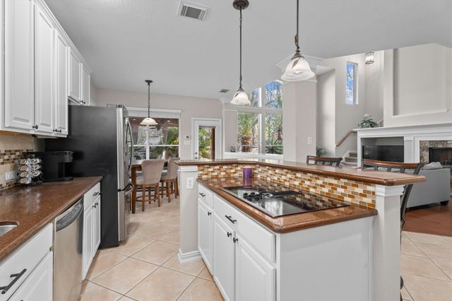 15 Barlow Court, The Woodlands, TX 77382