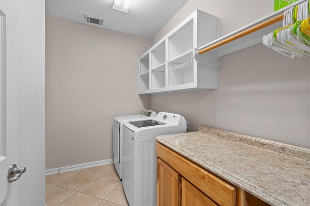 15 Barlow Court, The Woodlands, TX 77382