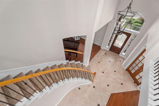 15 Barlow Court, The Woodlands, TX 77382