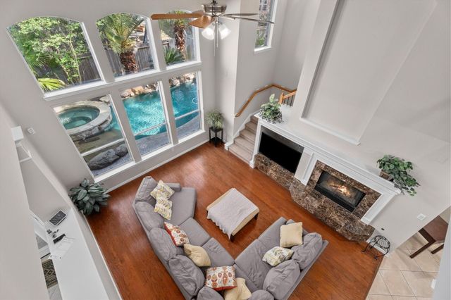 15 Barlow Court, The Woodlands, TX 77382