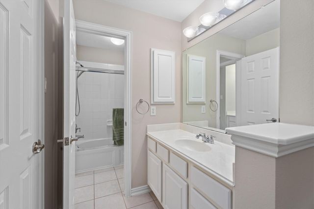 15 Barlow Court, The Woodlands, TX 77382