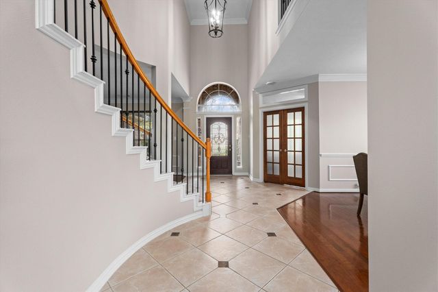 15 Barlow Court, The Woodlands, TX 77382