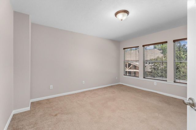 15 Barlow Court, The Woodlands, TX 77382