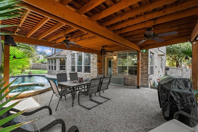 15 Barlow Court, The Woodlands, TX 77382